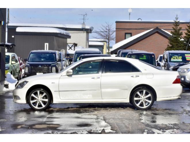 クラウンロイヤルエクストラQパッケージ　４ＷＤ　フルエアロ　アスリート用１８インチアルミ　シートカバー