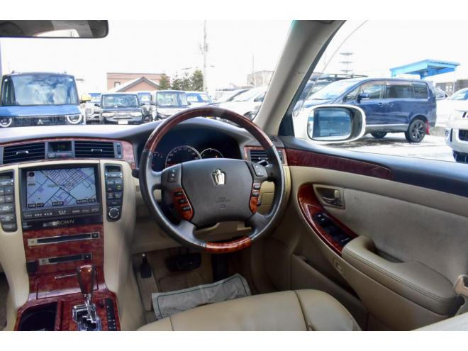 クラウンロイヤルエクストラQパッケージ　４ＷＤ　フルエアロ　アスリート用１８インチアルミ　シートカバー