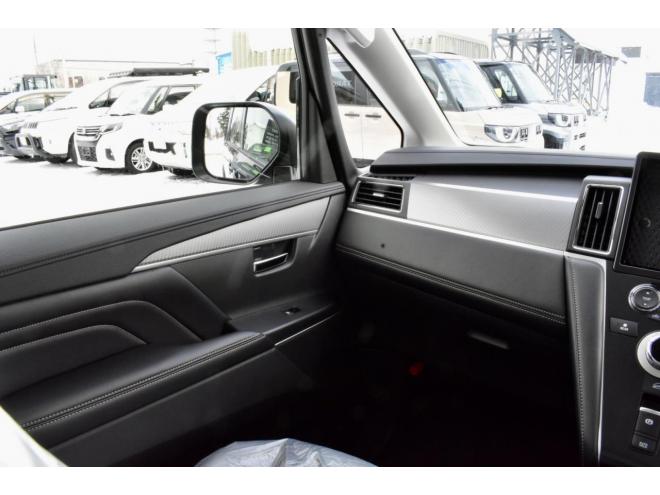 デリカD:5　26型　4WD　P　TAROUSセレクション　未使用車　S-AWC　8インチ液晶メーター　全方位カメラ　