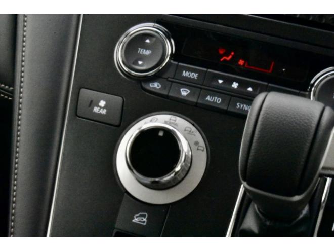 デリカD:5　26型　4WD　P　TAROUSセレクション　未使用車　S-AWC　8インチ液晶メーター　全方位カメラ　