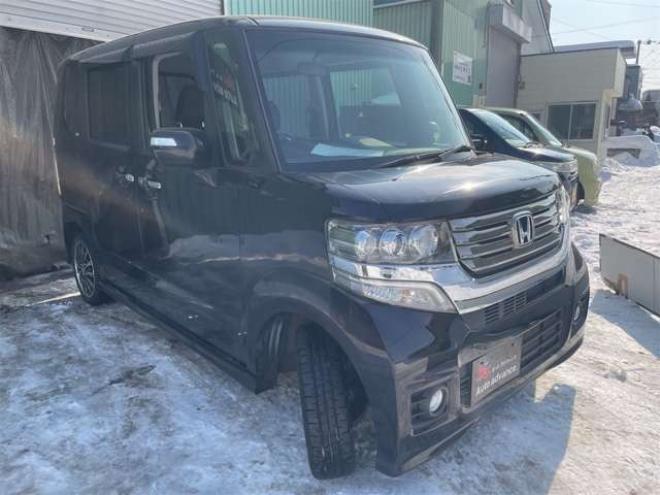 N-BOXカスタムG ターボパッケージ 4WD　クルコン　ターボ　両面Pドア　エンスタ　ナビ　ETC 660