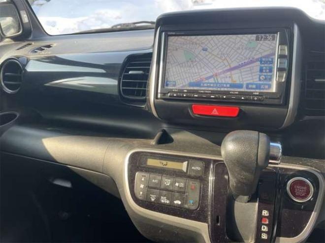 N-BOXカスタムG ターボパッケージ 4WD　クルコン　ターボ　両面Pドア　エンスタ　ナビ　ETC 660