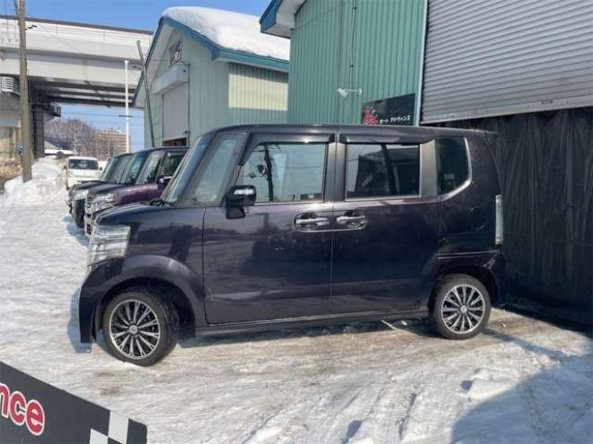 N-BOXカスタムG ターボパッケージ 4WD　クルコン　ターボ　両面Pドア　エンスタ　ナビ　ETC 660