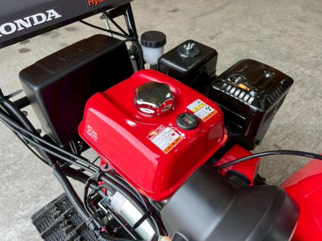 除雪機ホンダ　HSS760ｎ