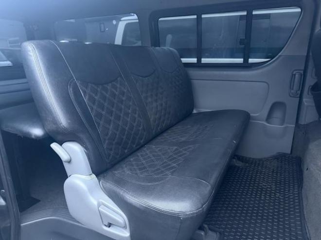 ハイエースバン4型フェイス スーパーGL ディーゼルターボ 本州車寒冷地仕様 ナビTVバックカメラ 両側スライドドア リアテーブルドリンクホルダー ベッドキット モデリスタフロントリップ LEDヘッドライト ヒッチメンバー 運転席レカロシート ヴァレンティーテールランプ 車検満タン 即乗りOK！ 4WD 3000 5Dr