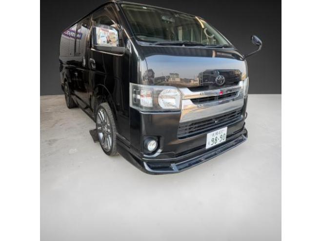 ハイエースバン4型フェイス スーパーGL ディーゼルターボ 本州車寒冷地仕様 オーバーフェンダー カロッツェリア8型ナビTVバックカメラ 両側スライドドア リアテーブルドリンクホルダー ベッドキット モデリスタフロントリップ LEDヘッドライト ヒッチメンバー 運転席レカロシート 20インチアルミタイヤ ヴァレンティーテールランプ 車検満タン 即乗りOK！ 4WD 3000 5Dr