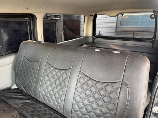 ハイエースバン4型フェイス スーパーGL ディーゼルターボ 本州車寒冷地仕様 オーバーフェンダー カロッツェリア8型ナビTVバックカメラ 両側スライドドア リアテーブルドリンクホルダー ベッドキット モデリスタフロントリップ LEDヘッドライト ヒッチメンバー 運転席レカロシート 20インチアルミタイヤ ヴァレンティーテールランプ 車検満タン 即乗りOK！ 4WD 3000 5Dr