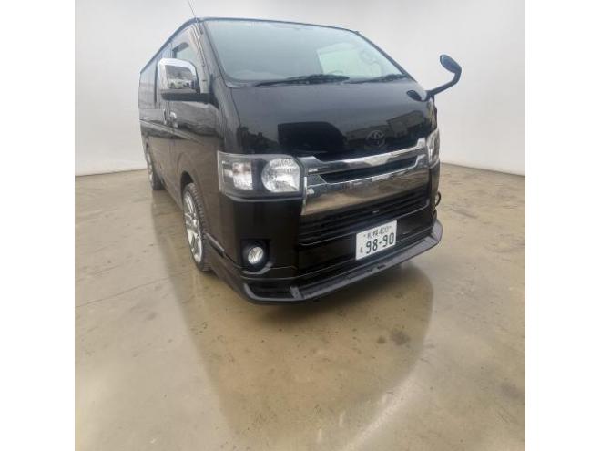 ハイエースバン4型フェイス スーパーGL ディーゼルターボ 本州車寒冷地仕様 ナビTVバックカメラ 両側スライドドア リアテーブルドリンクホルダー ベッドキット モデリスタフロントリップ LEDヘッドライト ヒッチメンバー 運転席レカロシート ヴァレンティーテールランプ 車検満タン 即乗りOK！ 4WD 3000 5Dr