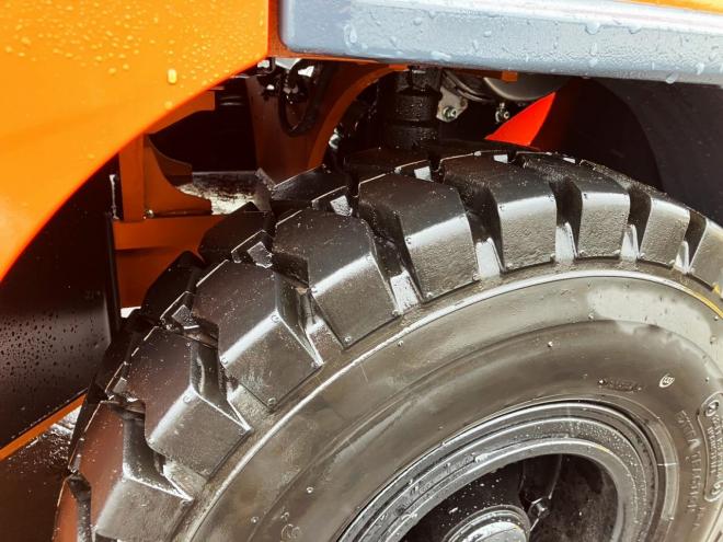 フォークリフトトヨタ　未使用　8FDJ35　建機