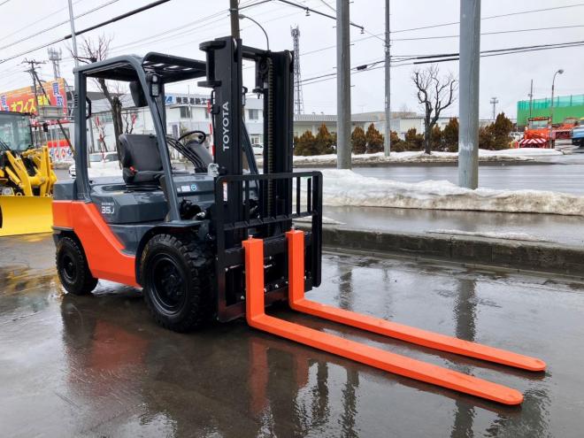 フォークリフトトヨタ　未使用　8FDJ35　建機