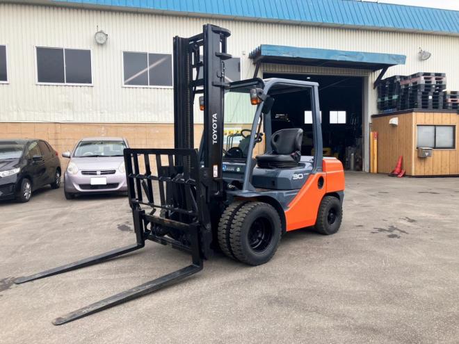 フォークリフトトヨタ　中古　8FD30　建機