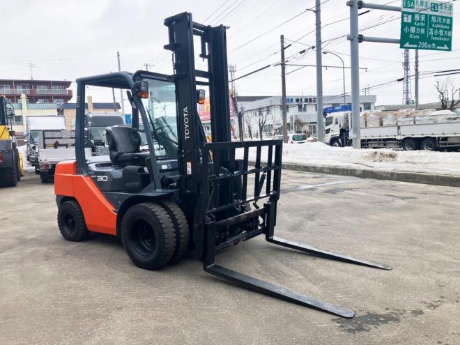 フォークリフトトヨタ　中古　8FD30　建機