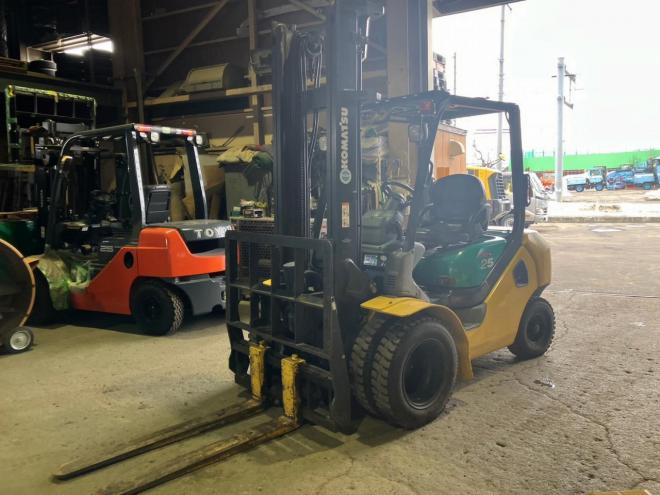 フォークリフトコマツ　中古　FD25T-16　建機