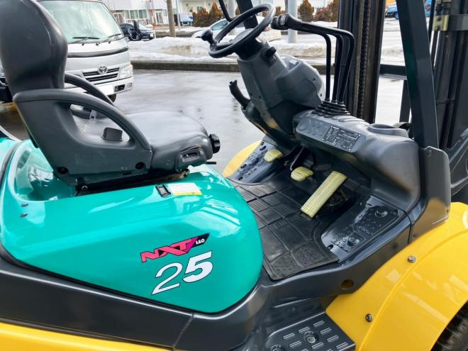 フォークリフトコマツ　中古　FD25T-16　建機