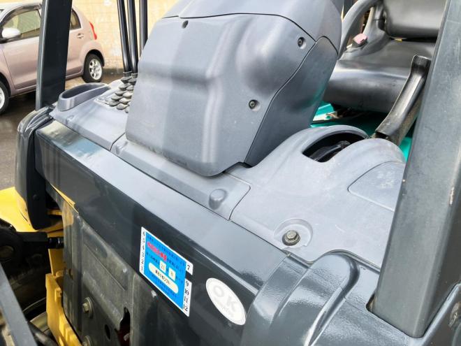 フォークリフトコマツ　中古　FD25T-16　建機