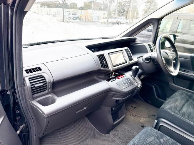 ステップワゴン2.0Gコンフォート セレクション 4WD　ローンが不安な方＜優遇ローン＞寒冷地仕様　両側パワースライドドア　純正ナビ　 4WD