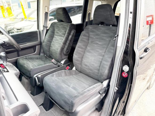 ステップワゴン2.0Gコンフォート セレクション 4WD　ローンが不安な方＜優遇ローン＞寒冷地仕様　両側パワースライドドア　純正ナビ　 4WD