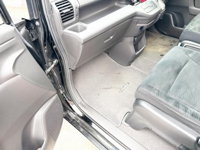 ステップワゴン2.0Gコンフォート セレクション 4WD　ローンが不安な方＜優遇ローン＞寒冷地仕様　両側パワースライドドア　純正ナビ　 4WD