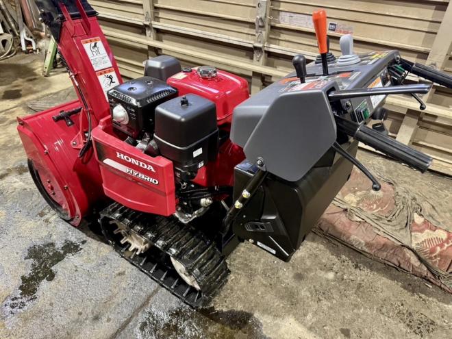 除雪機極上！ホンダ HSS1370i ハイブリッド 13馬力家庭用除雪機 クロスオーガ