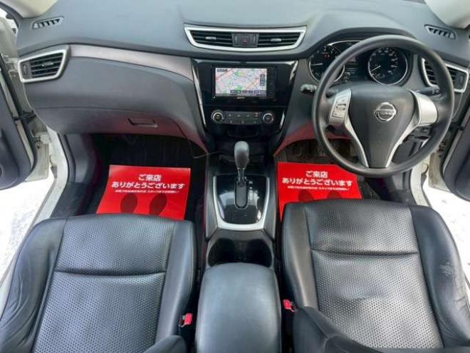 エクストレイル2.0 20S 2列車 4WD　ETC　パワステ　パワーウィンドウ　ABS　アイドリングストップ　エアコン　ナビ　キーレスエントリー　寒冷地仕様 2000