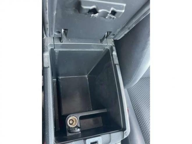 エクストレイル2.0 20S 2列車 4WD　ETC　パワステ　パワーウィンドウ　ABS　アイドリングストップ　エアコン　ナビ　キーレスエントリー　寒冷地仕様 2000