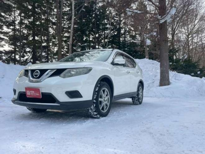 エクストレイル2.0 20S 2列車 4WD　ETC　パワステ　パワーウィンドウ　ABS　アイドリングストップ　エアコン　ナビ　キーレスエントリー　寒冷地仕様 2000