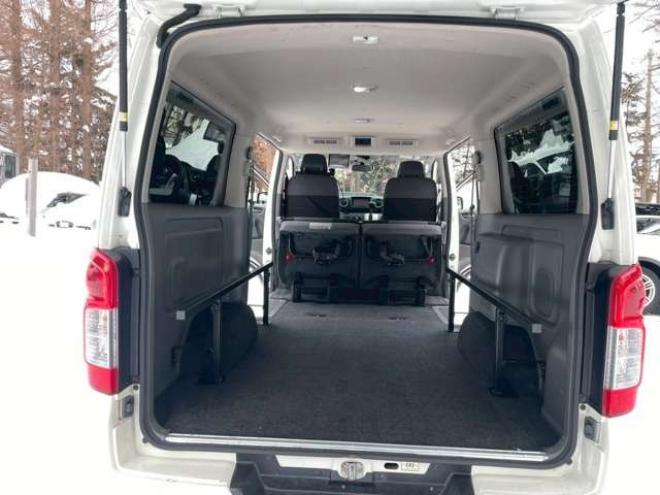 キャラバンNV350 2.5 プレミアムGX ロングボディ ディーゼルターボ 4WD　ETC　ベットキット　スマートキー　キーレス　パワーウィンドウ　ABS　エアコン　パワステ　盗難防止装置　両側スライドドア 2500