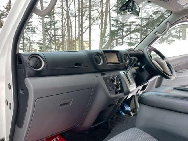 キャラバンNV350 2.5 プレミアムGX ロングボディ ディーゼルターボ 4WD　ETC　ベットキット　スマートキー　キーレス　パワーウィンドウ　ABS　エアコン　パワステ　盗難防止装置　両側スライドドア 2500