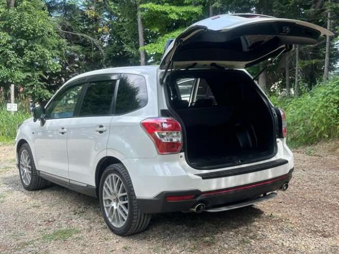 フォレスター2.0 tS 4WD　300台限定車/ターボ/社外ナビ/Bカメラ/電動リアゲート 2000