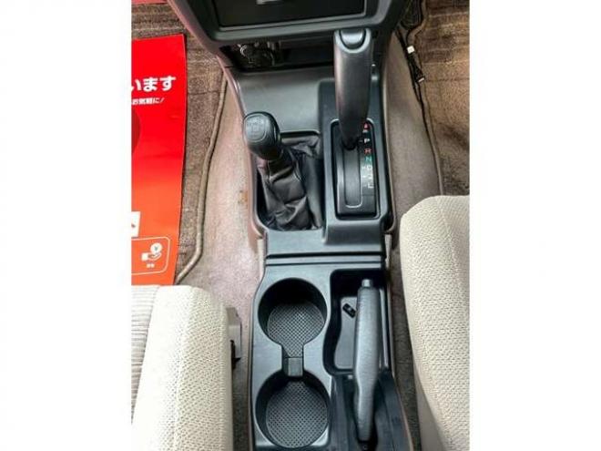 ハイラックスサーフ2.7 SSR-G 4WD　パワステ　パワーウィンドウ　キーレス　エアコン　ABS　ルーフレール　アルミホイール　寒冷地仕様　CD 2700