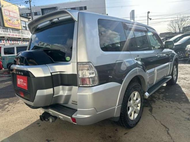 パジェロ3.2 ロング エクシード ディーゼルターボ 4WD　クルーズコントロール　パワステ　パワーウィンドウ　ABS　純正ナビ　バックカメラ　横滑り防止装置　盗難防止装置　純正アルミホイール 3200