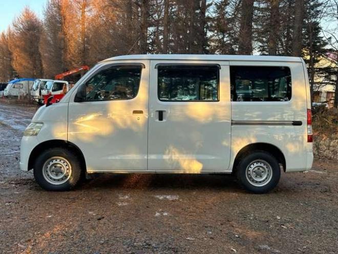 タウンエースバン1.5 DX 4WD　寒冷地仕様　パワーウィンドウ　パワステ　エアコン　ABS　ナビ　ETC 1500