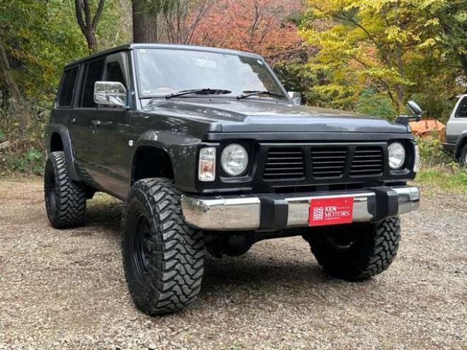 サファリ4.2 エクストラ標準ルーフAD ディーゼル 4WD　リフトアップ　リアヒーター　社外サンルーフ　ドライブレコーダー　ETC　可倒式リアシート　パワステ　社外アルミホイール　社外オーディオ　マッドタイヤ　全塗装済　ターボ 4200