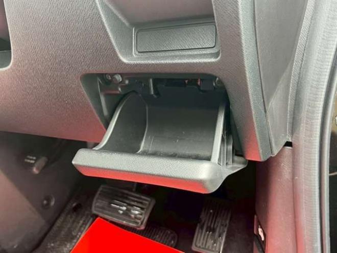 ステップワゴン2.0 スパーダ Z クールスピリット 4WD　純正地デジナビ　エンジンスターター　クルーズコントロール　フリップダウン　ABS　パワステ　パワーウィンドウ　キーレスエントリー　スマートキー　3列シート　両側電動スライドドア　社外アルミ 2000