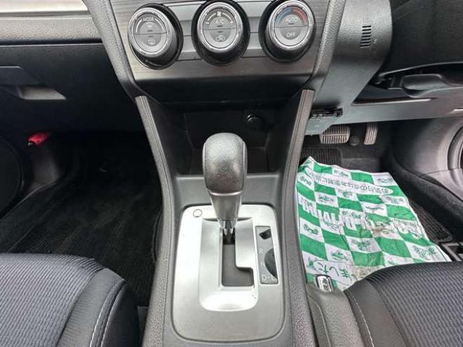 インプレッサスポーツ 1.6 i-L 4WD　SDナビ　Bluetooth　横滑り防止装置　アイドリングストップ　ETC　純正アルミホイール夏　　地デジ 1600