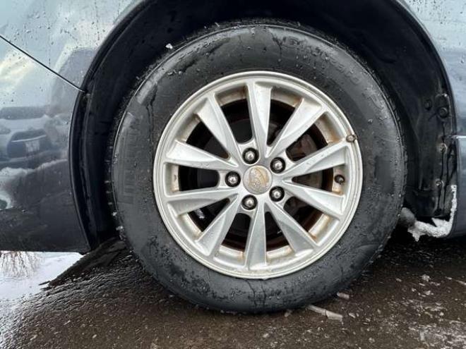 インプレッサスポーツ 1.6 i-L 4WD　SDナビ　Bluetooth　横滑り防止装置　アイドリングストップ　ETC　純正アルミホイール夏　　地デジ 1600