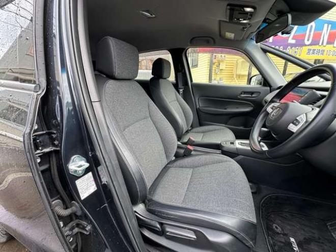 フィット1.5 e:HEV ホーム 4WD　純正ナビ　Bluetooth　バックカメラ　クルーズコントロール　コーナーセンサー　ハーフレザーシート　ETC　ミラーヒーター　横滑り防止装置　ブレーキホールド　USB前後　社外アルミホイール夏 1500