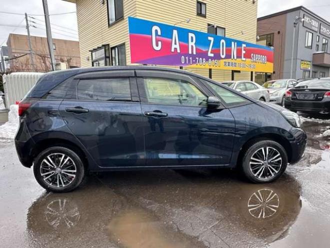 フィット1.5 e:HEV ホーム 4WD　純正ナビ　Bluetooth　バックカメラ　クルーズコントロール　コーナーセンサー　ハーフレザーシート　ETC　ミラーヒーター　横滑り防止装置　ブレーキホールド　USB前後　社外アルミホイール夏 1500