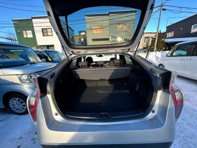 プリウス1.8 S E-Four 4WD　ナビ　TVバックモニター 1800