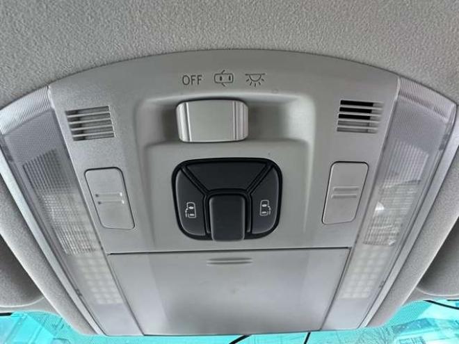 ヴェルファイア2.4 Z 4WD　両側パワースライドドア　ナビ　バックカメラ　ETC　純正アルミホイール夏　コーナーセンサー　横滑り防止装置　プッシュスタート 2400