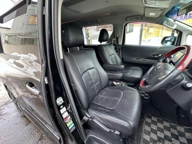 アルファード2.4 240S 4WD　片側パワースライドドア　社外ナビ　地デジ　ビルトインETC　横滑り防止装置　コーナーセンサー　社外19インチアルミホイール夏　プッシュスタート 2400