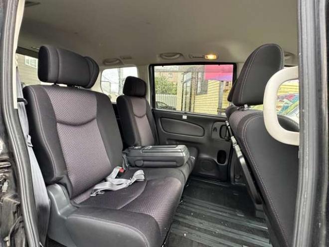 セレナ2.0 ハイウェイスター Vセレクション 4WD　両側ワンタッチオートスライドドア　ETC 2000