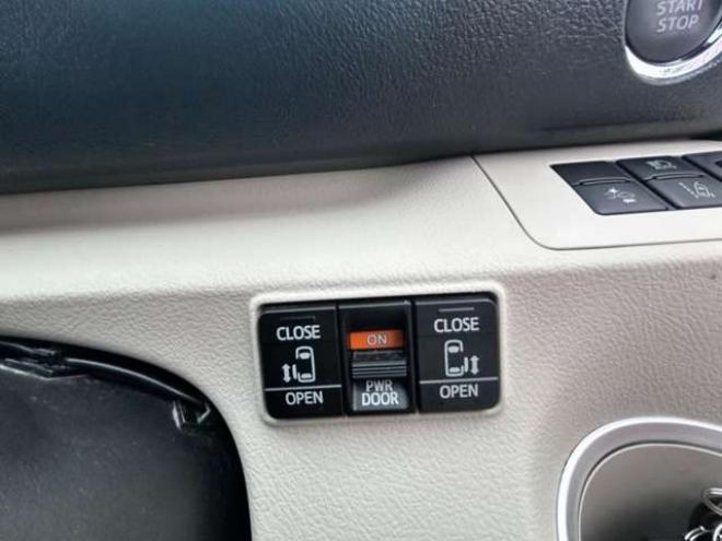 シエンタ1.5 G 4WD　左右電動スライドドア　ビルトインETC　ナビフルセグTVバックモニター　プリクラッシュブレーキ 1500