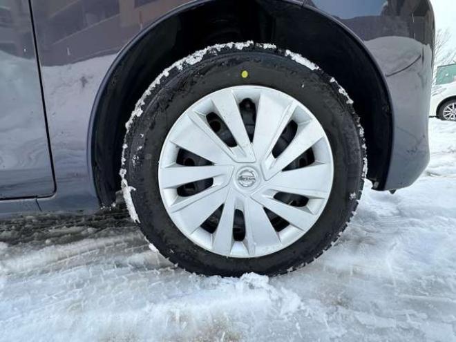 デイズルークスS 4WD　シートシーター　アイドリングストップ　横滑り防止装置　衝突軽減軽減ブレーキ　ETC　スチールホイール冬 660