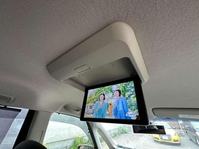 セレナ2.0 ハイウェイスター 4WD　左側パワースライドドア　Bluetooth 2000