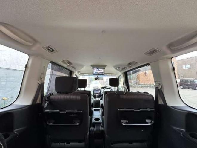 セレナ2.0 ハイウェイスター 4WD　左側パワースライドドア　Bluetooth 2000