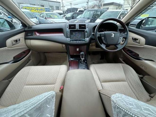 クラウンロイヤル 3.0ロイヤルサルーンi-Fourウェルキャブ全自動助手席回転スライドシート車Bタイプ 4WD　純正ナビ　バックモニター　インテリジェントキー　純正17インチアルミホイール冬　地デジ　プッシュスタート　クルーズコントロール　福祉車輌 3000