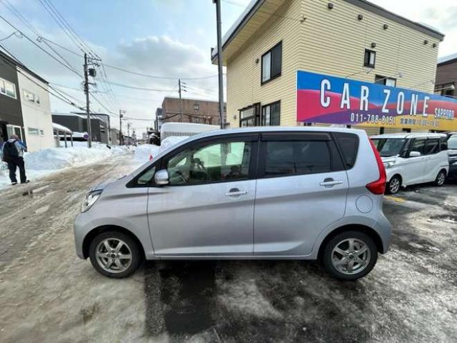 eKワゴンG セーフティ パッケージ 助手席ムービングシート仕様車 4WD　エマージェンシーブレーキ　アラウンドビューモニター　ナビフルセグTVバックモニター 660