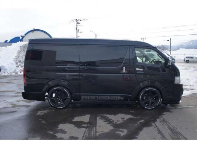 ハイエース2.7 GL ロング ファインテックツアラー 4WD　415COBRA　ファントムヘッドライトシステム&フェイスリフトキット&F/S/R/ルーフスポ/ボンネット/プレステージテールランプ&新作バッドラッカーHP-6　18インチAW　TOYO　H30　225/50R18 2700