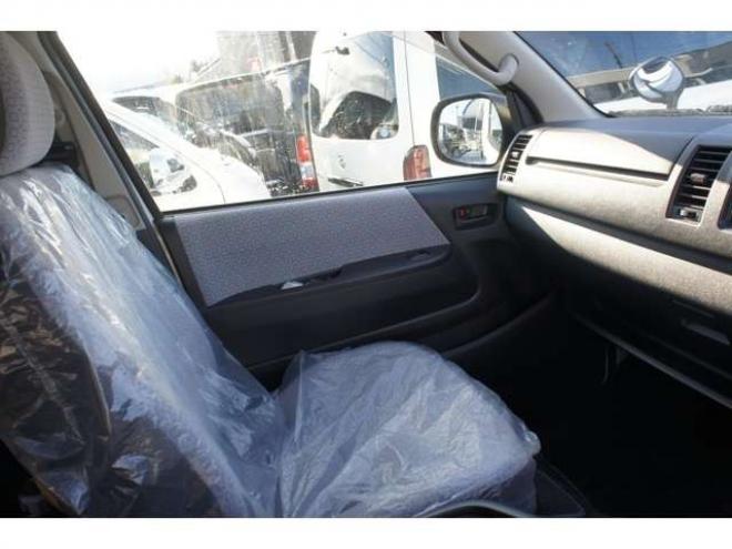 レジアスエース2.7 ウェルキャブ Bタイプ スーパーロング 4WD　ワンオーナー　純正メモリーナビTV　Bカメラ　車いす移動車　車いす2基固定装置付き　9人乗り　リア電動リフト　寒冷地仕様 福祉車両 2700